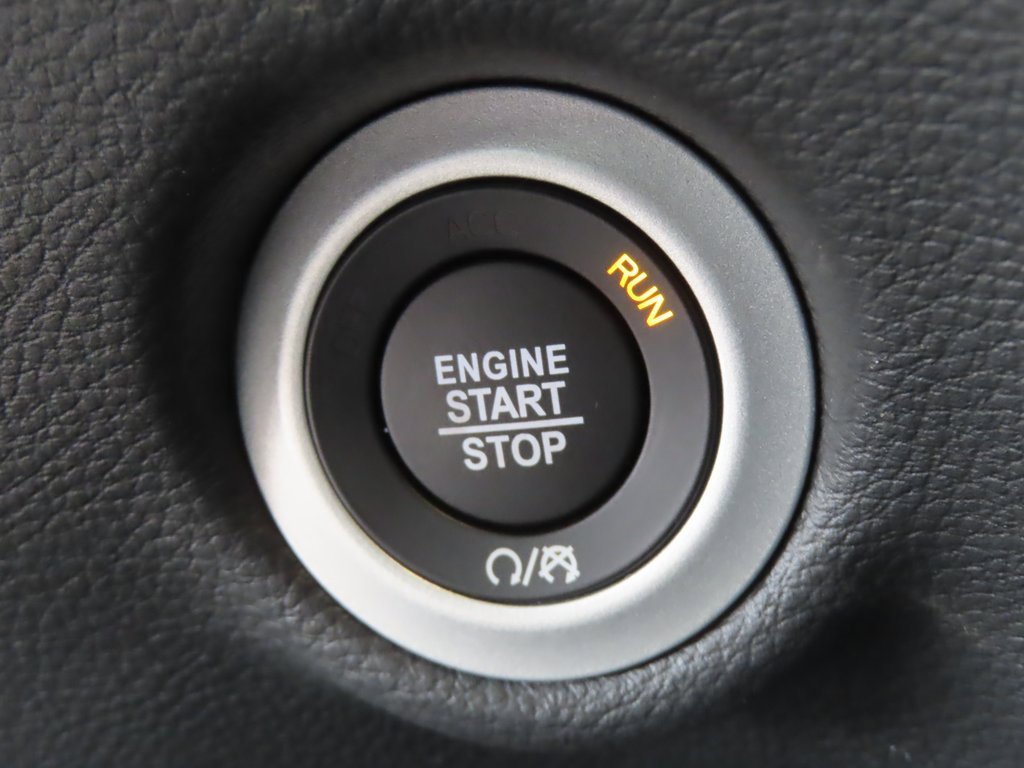 New 2026 Chrysler Pacifica Limited w/ Uconnect Theater Family Group image 16