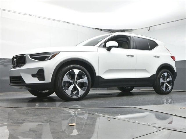 Used 2023 Volvo XC40 B5 Plus w/ Driver Assist Package image 35