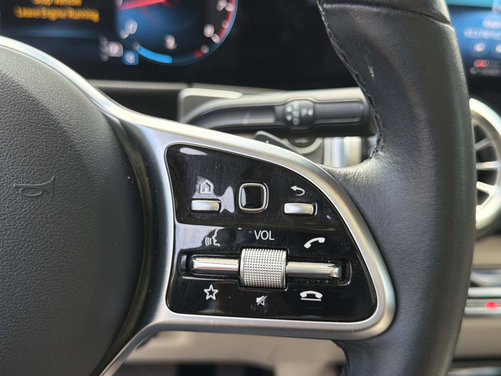 Used 2023 Mercedes-Benz GLB 250 image 27