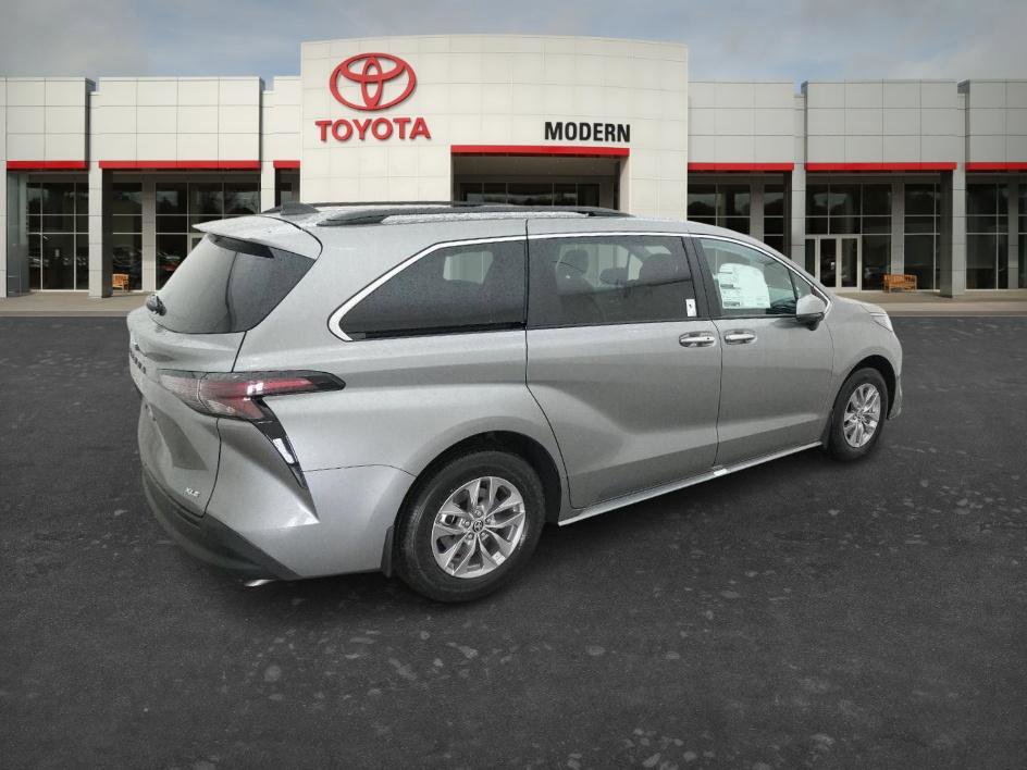 New 2026 Toyota Sienna XLE FWD image 20