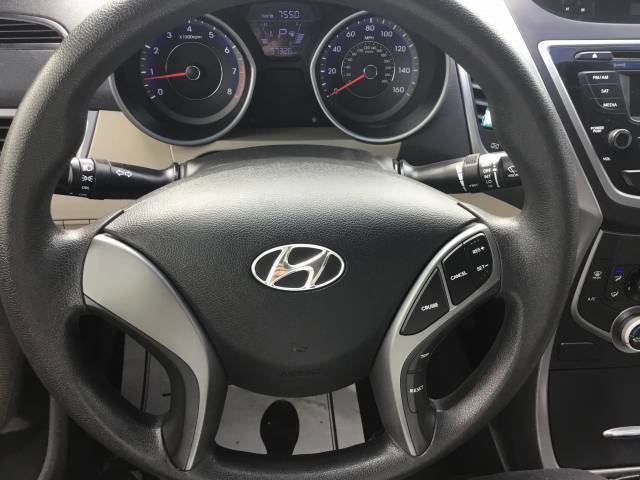 Used 2016 Hyundai Elantra SE FWD image 14