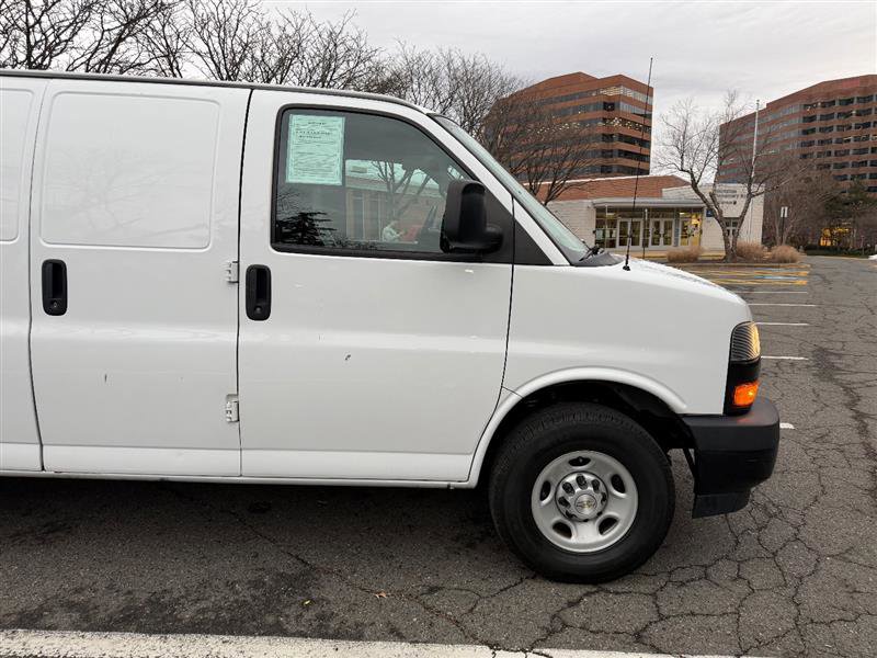 Used 2021 Chevrolet Express 2500 w/ Driver Convenience Package image 5