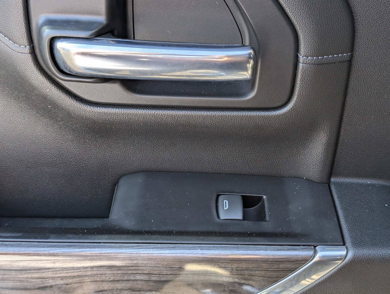 Used 2019 Chevrolet Silverado 1500 LTZ AWD/4WD image 21