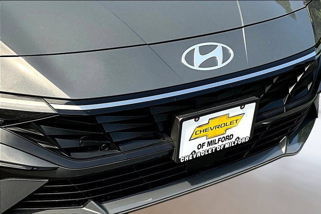 Used 2025 Hyundai Elantra SEL FWD image 28