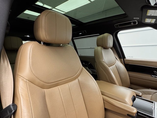 Used 2023 Land Rover Range Rover Long Wheelbase SE image 17