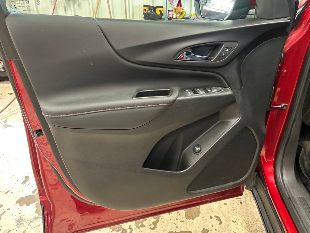 Used 2022 Chevrolet Equinox RS AWD/4WD image 13