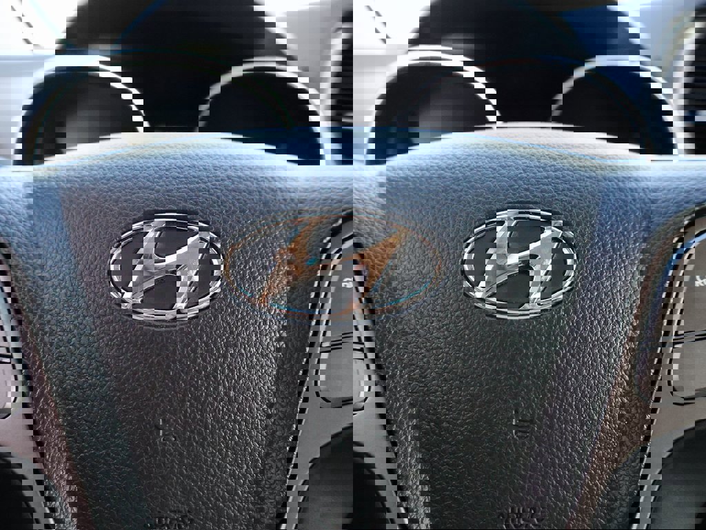 Used 2017 Hyundai Santa Fe Sport image 28