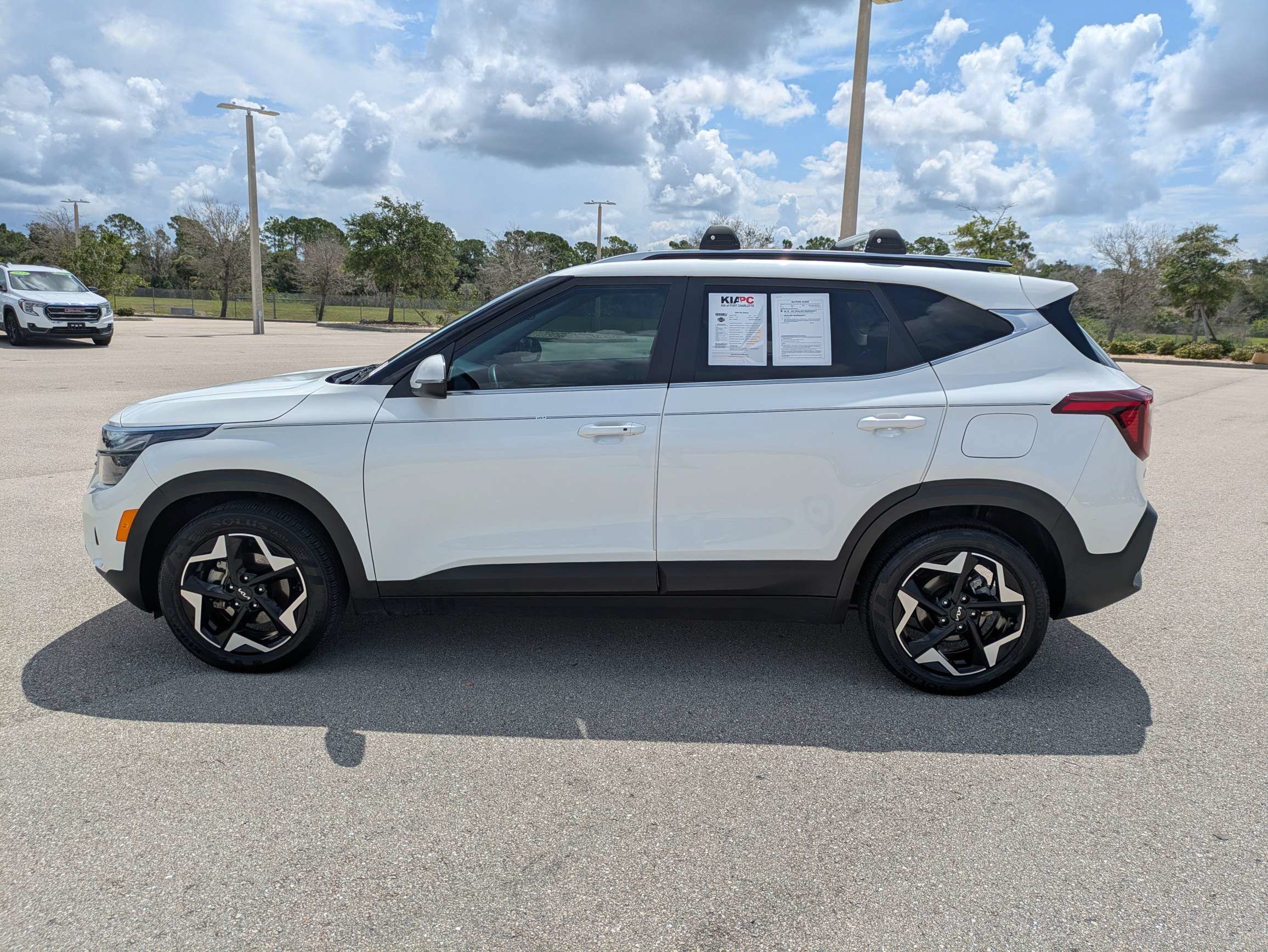 Certified 2024 Kia Seltos EX FWD image 8