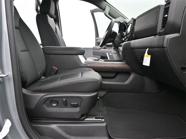 New 2025 GMC Sierra 2500 SLT w/ SLT Premium Package image 18