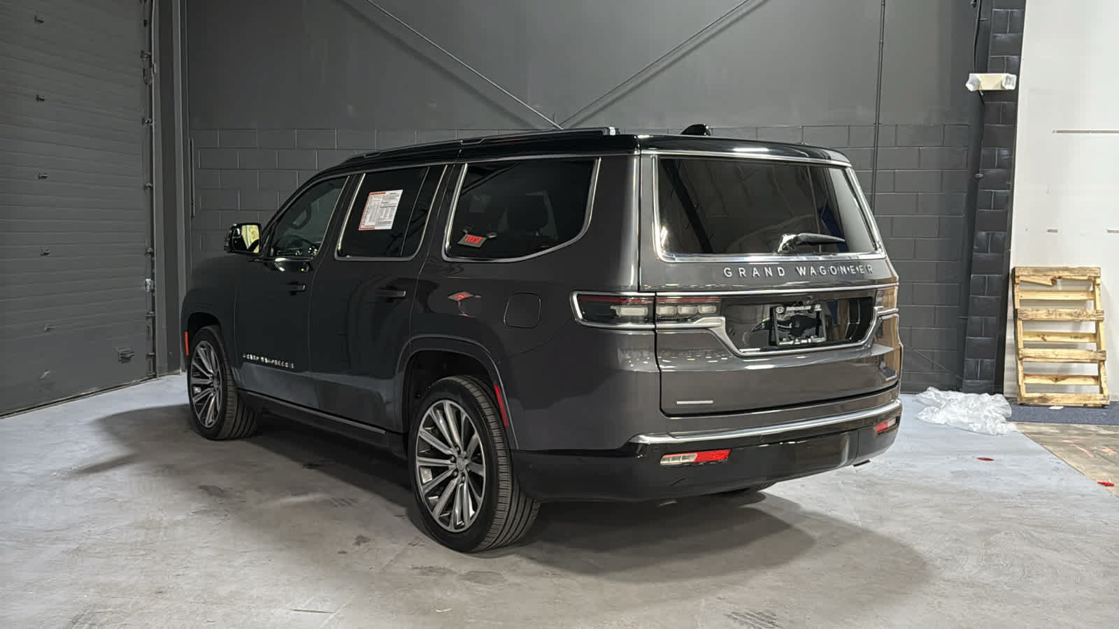 Used 2022 Jeep Grand Wagoneer Series II AWD/4WD image 4