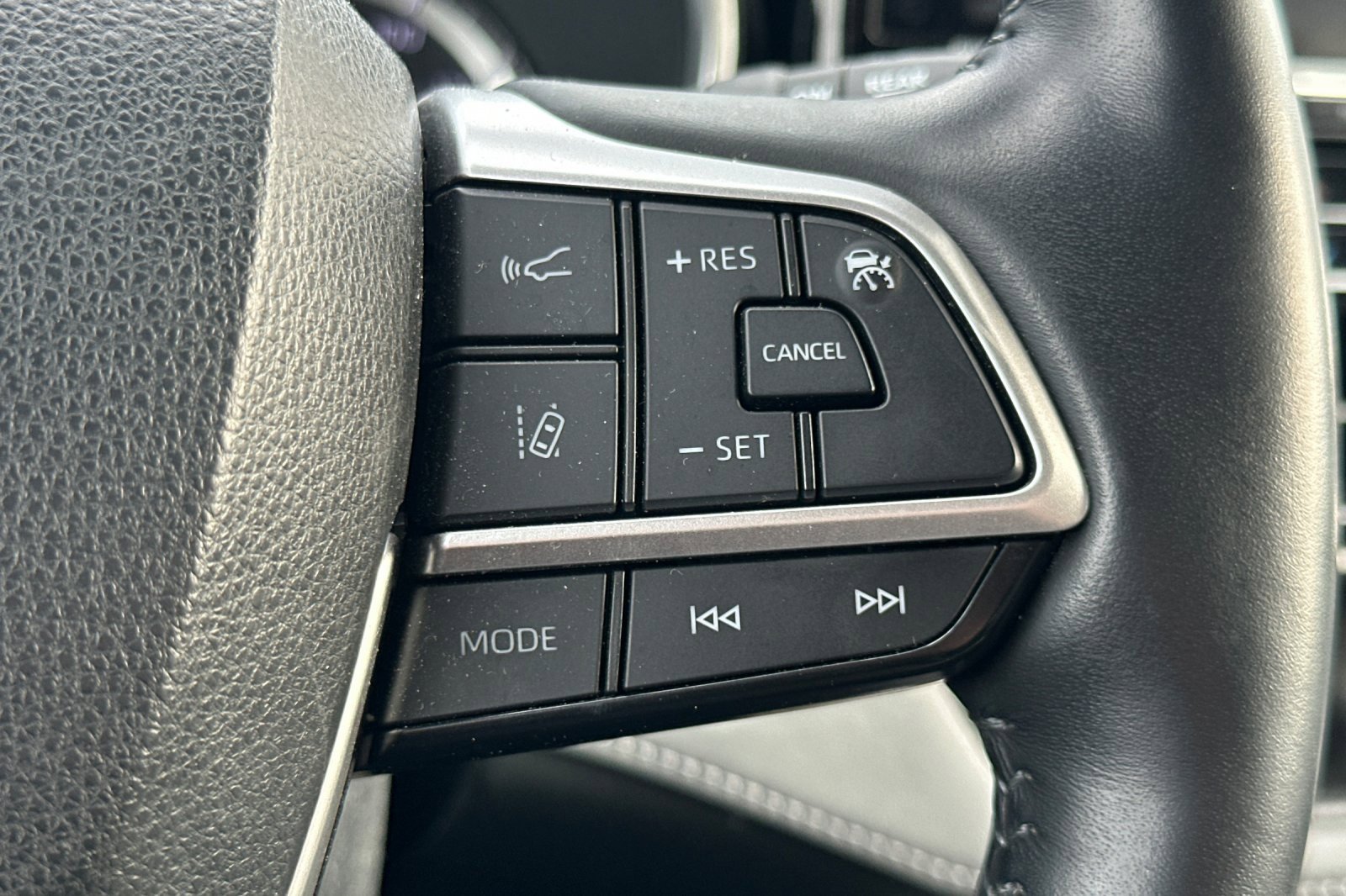 Used 2022 Toyota Highlander Limited image 38