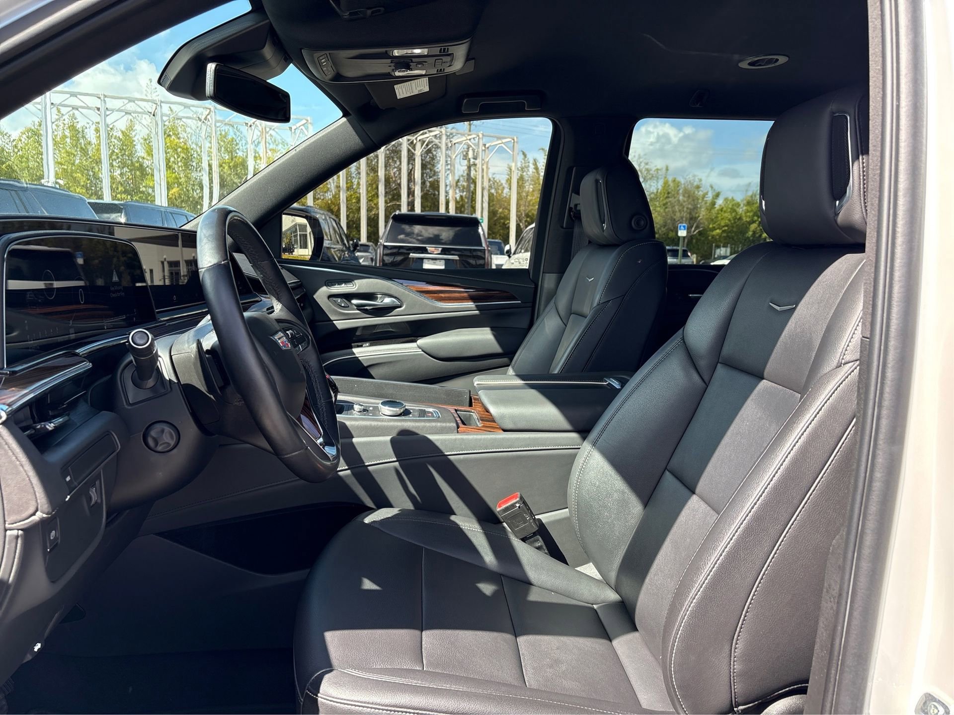 Certified 2022 Cadillac Escalade Luxury image 9