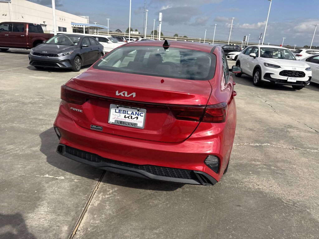 Certified 2024 Kia Forte LXS w/ LXS Technology Package image 17