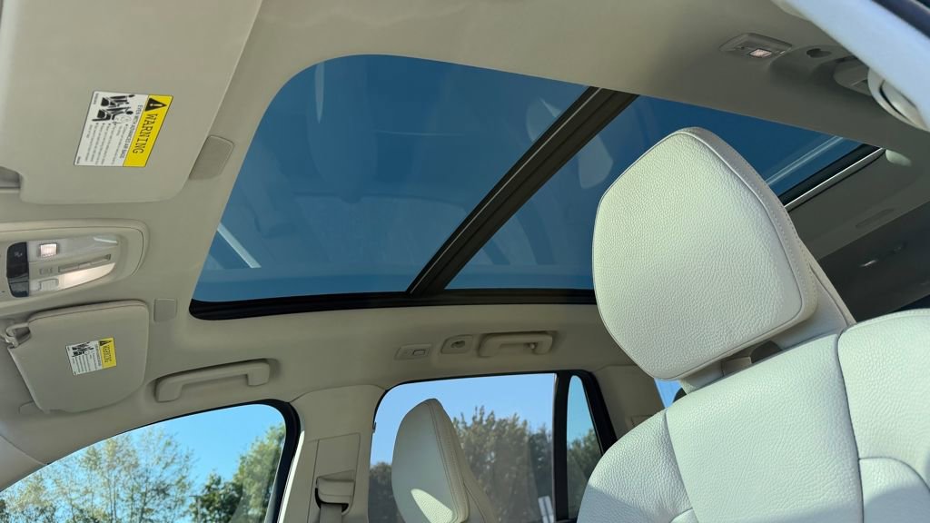 Used 2025 Volvo XC90 T8 Plus w/ Protection Package image 14