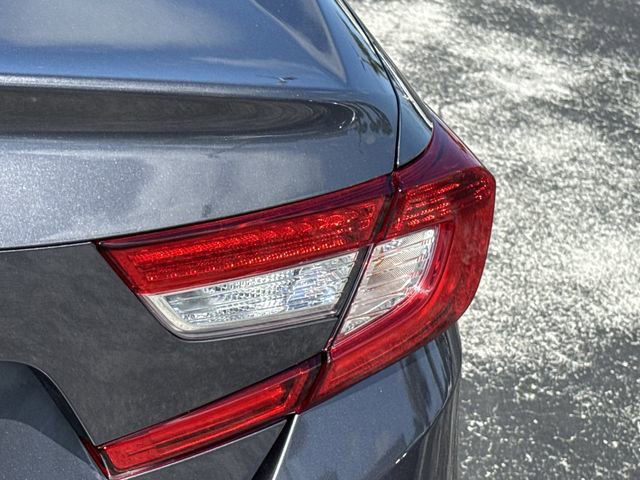 Used 2018 Honda Accord Touring image 16