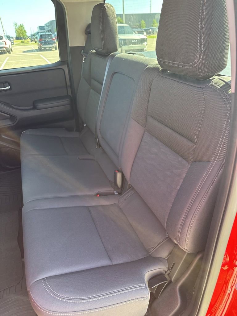 Used 2024 Nissan Frontier SV w/ Technology Package RWD image 16