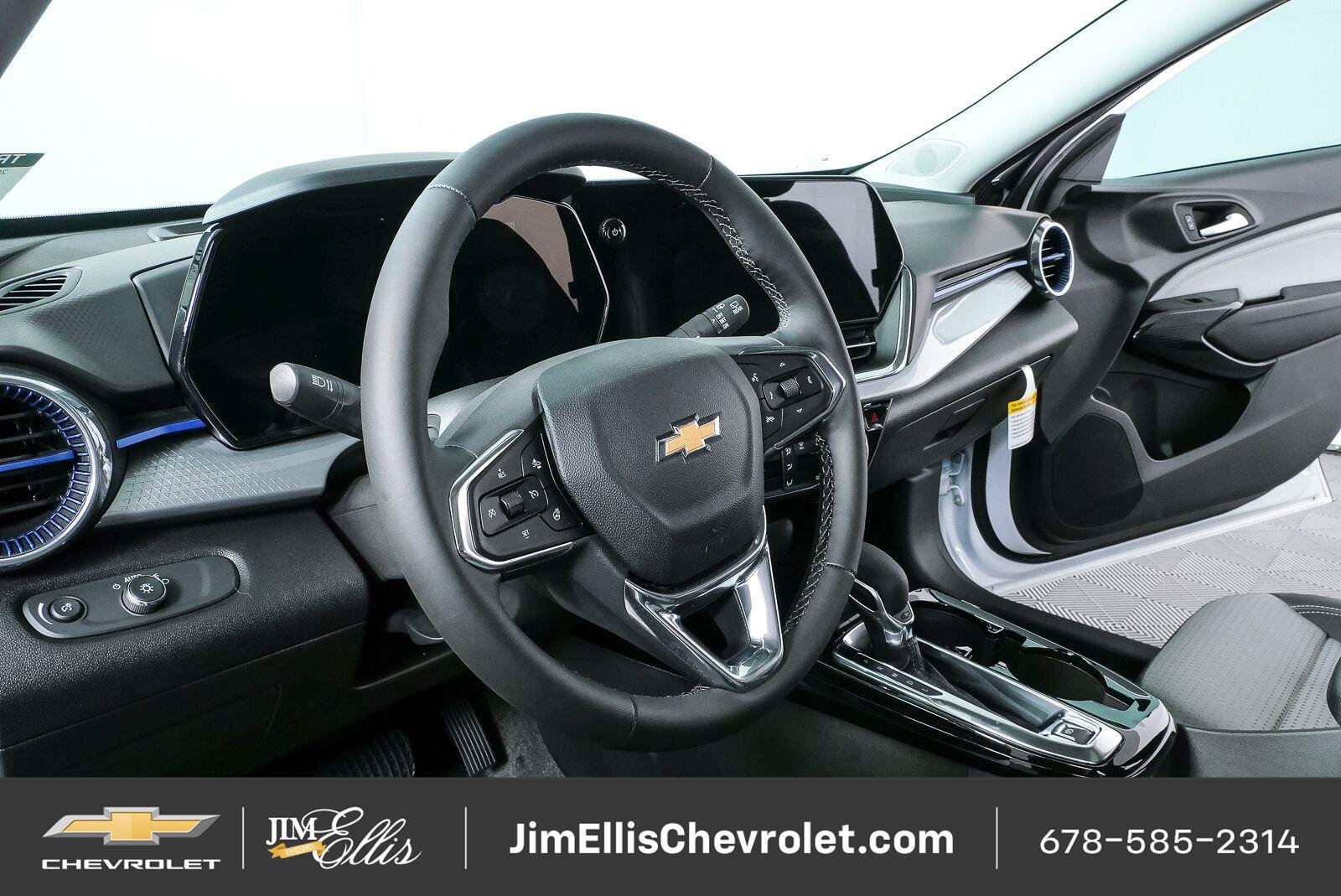 New 2026 Chevrolet Trax LT w/ Sunroof Package FWD image 4
