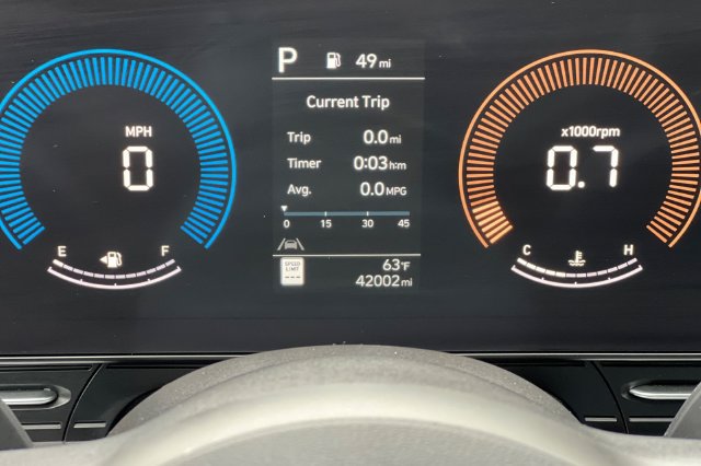 Used 2025 Hyundai Kona SEL FWD image 32