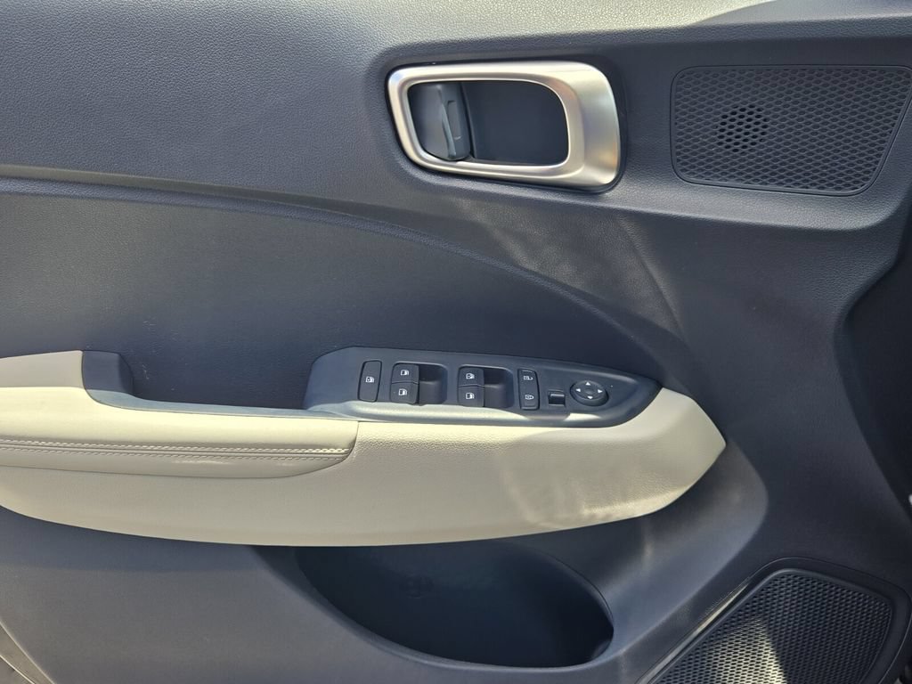 Certified 2026 Hyundai Venue SEL FWD image 29