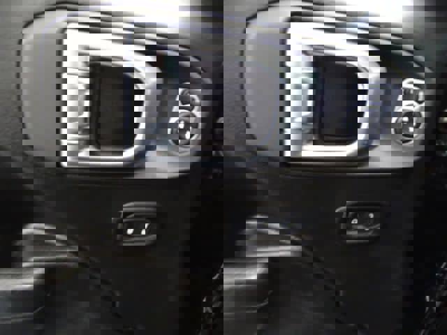 Certified 2022 Jeep Gladiator Willys AWD/4WD image 3