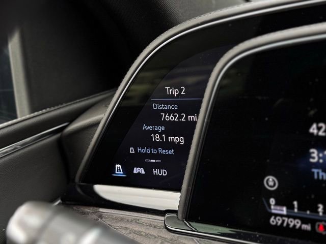 Used 2021 Cadillac Escalade Premium Luxury image 24