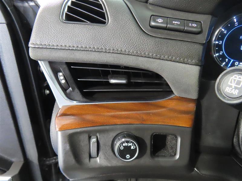 Used 2016 Cadillac Escalade Luxury RWD image 19