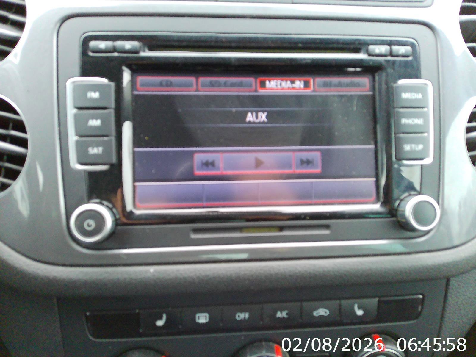 Used 2014 Volkswagen Tiguan SE image 14