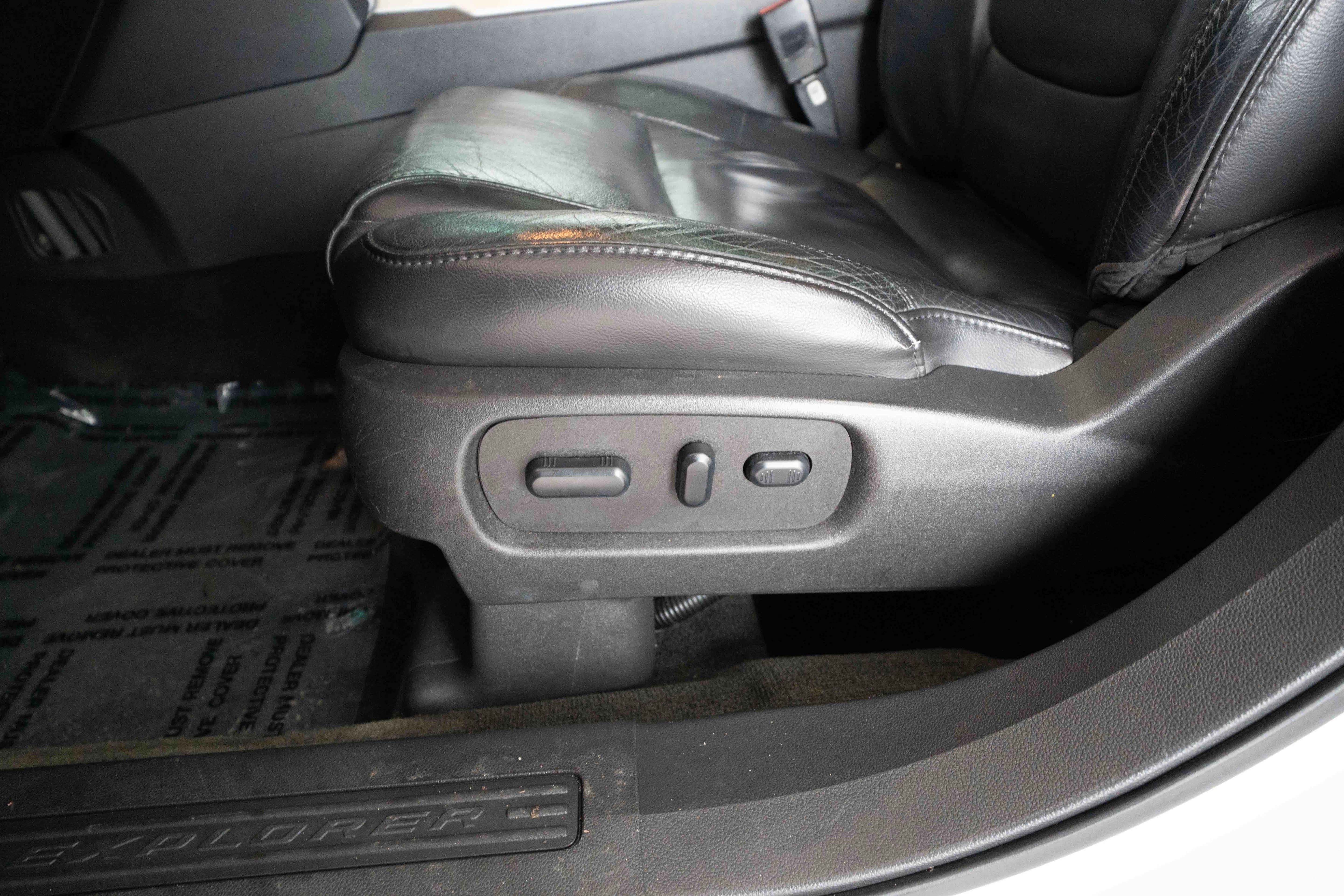 Used 2013 Ford Explorer XLT image 12