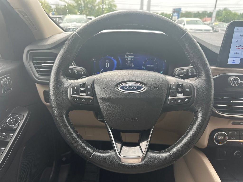 Used 2020 Ford Escape Titanium w/ Titanium Premium Package 2.0 AWD/4WD image 21
