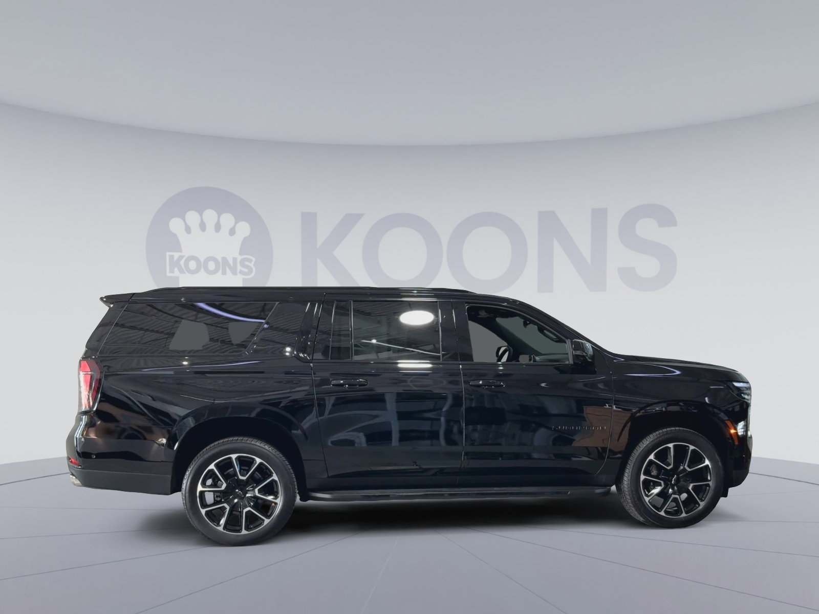 Used 2025 Chevrolet Suburban RST w/ Comfort Package image 12