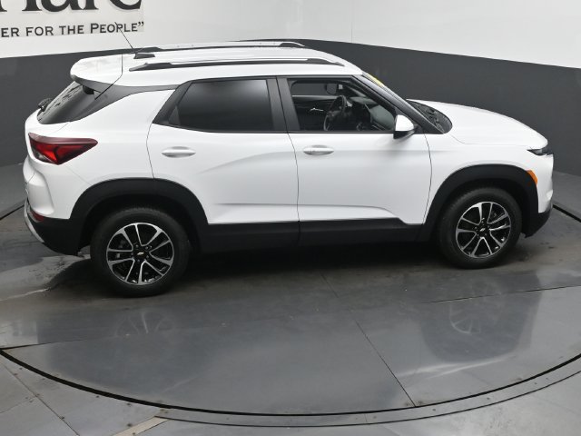 Used 2025 Chevrolet TrailBlazer LT AWD/4WD image 46
