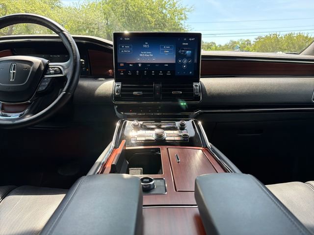 Used 2023 Lincoln Navigator Reserve AWD/4WD image 19