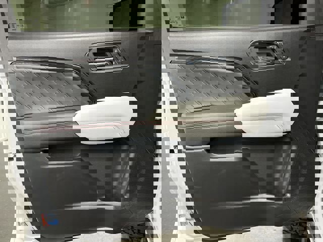 Used 2024 GMC Canyon AT4X w/ AT4X AEV Edition image 22