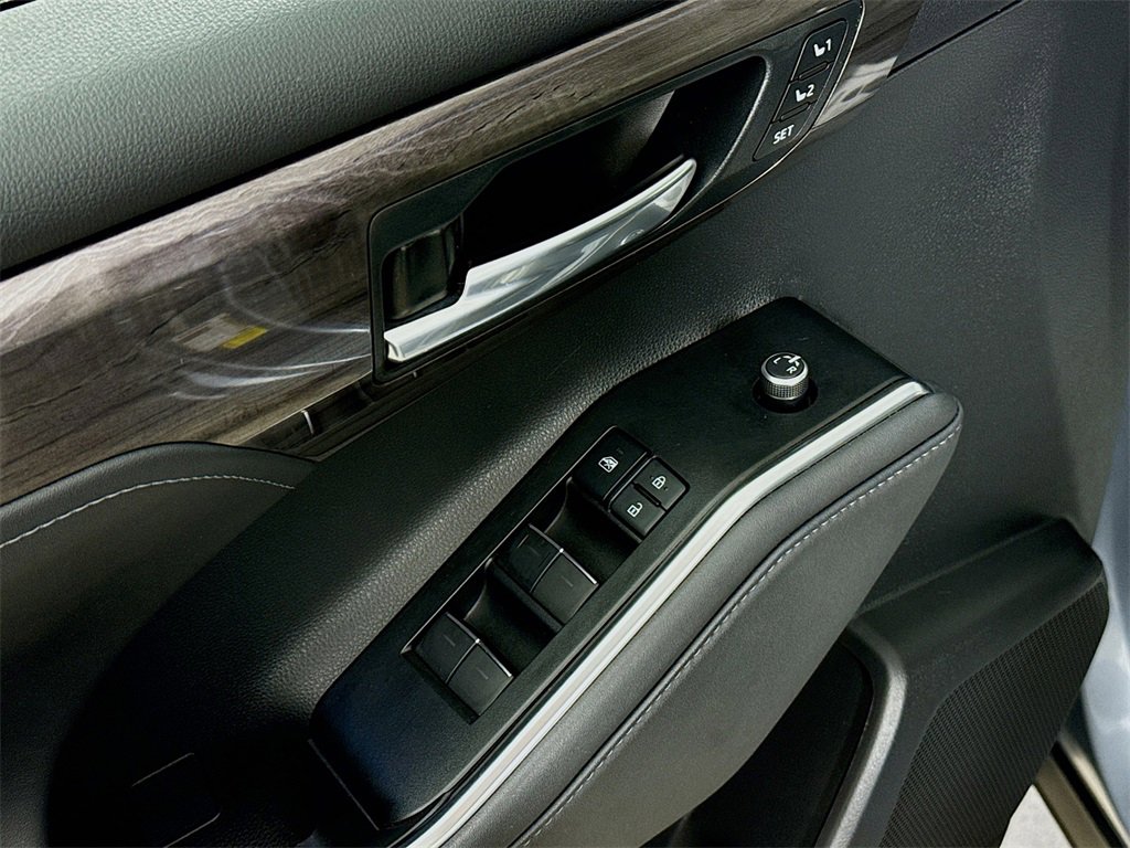 Used 2020 Toyota Highlander Limited image 23