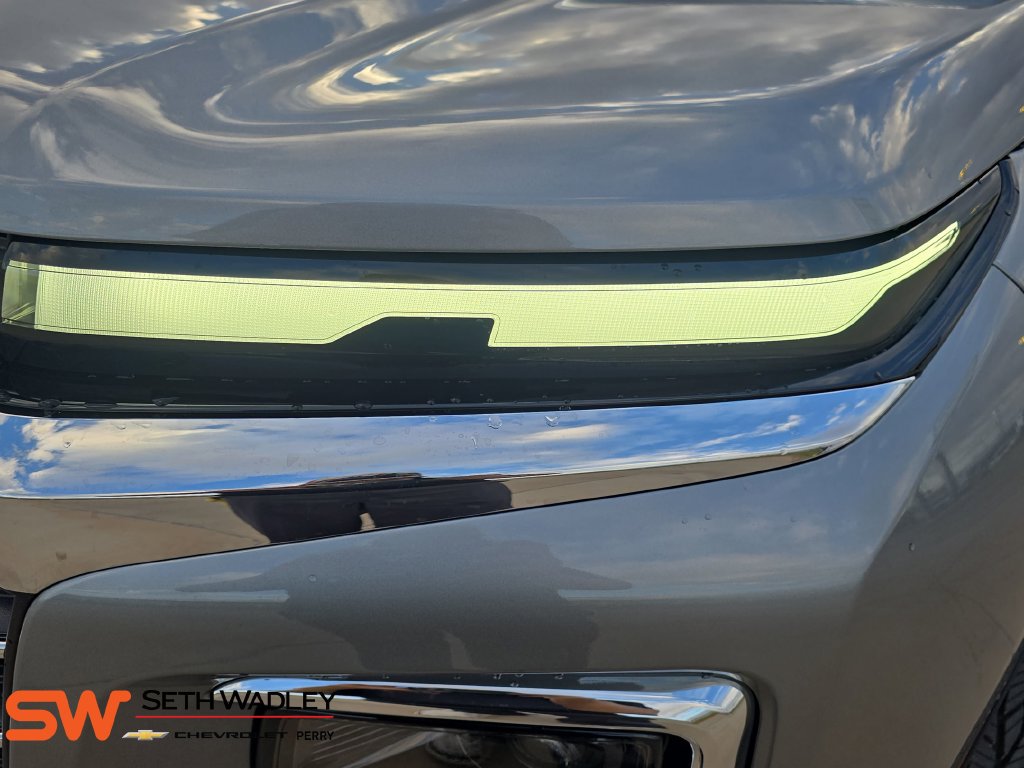 New 2027 Chevrolet Traverse LT w/ Driver Confidence Package FWD image 31