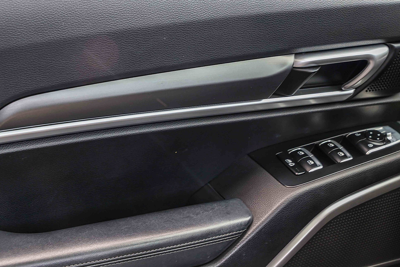 Used 2020 Kia Telluride S w/ S 8 Passenger Seating Package AWD/4WD image 15