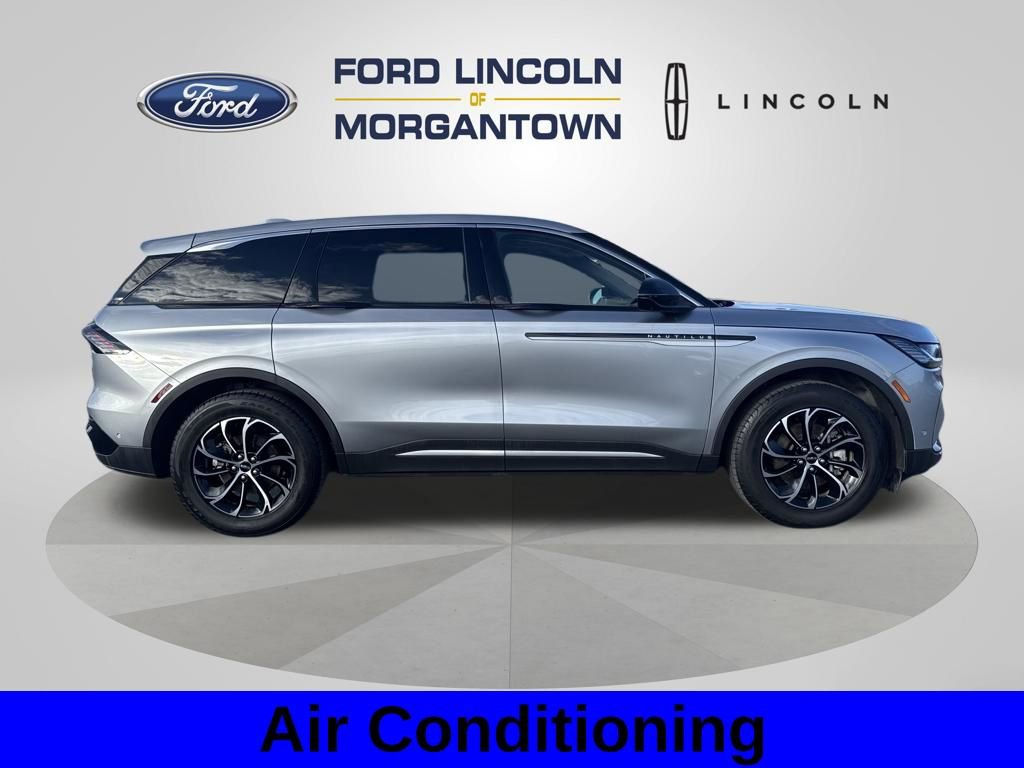 Used 2024 Lincoln Nautilus Premier AWD/4WD image 5
