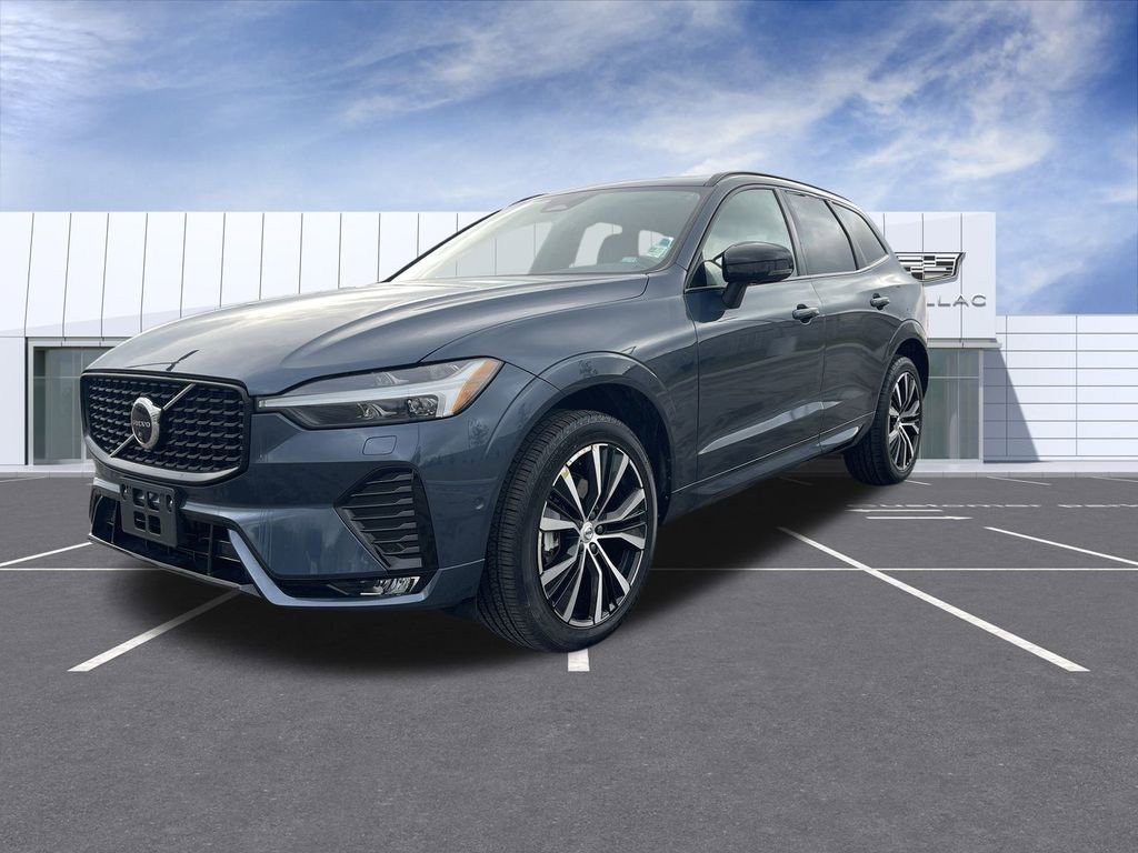Used 2024 Volvo XC60 B5 Plus image 4