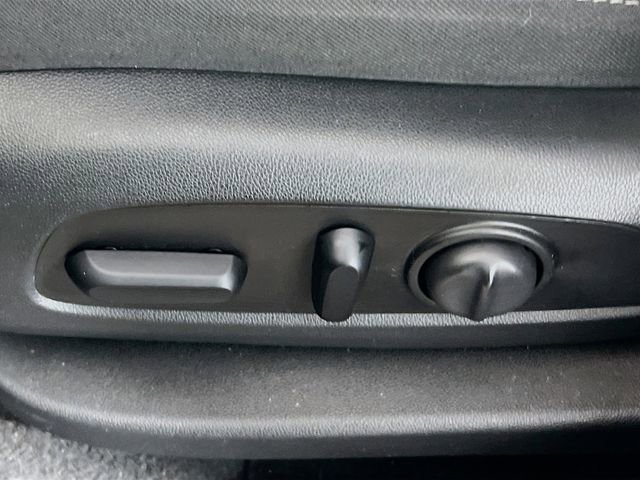 Used 2020 Chevrolet Equinox LT FWD image 18