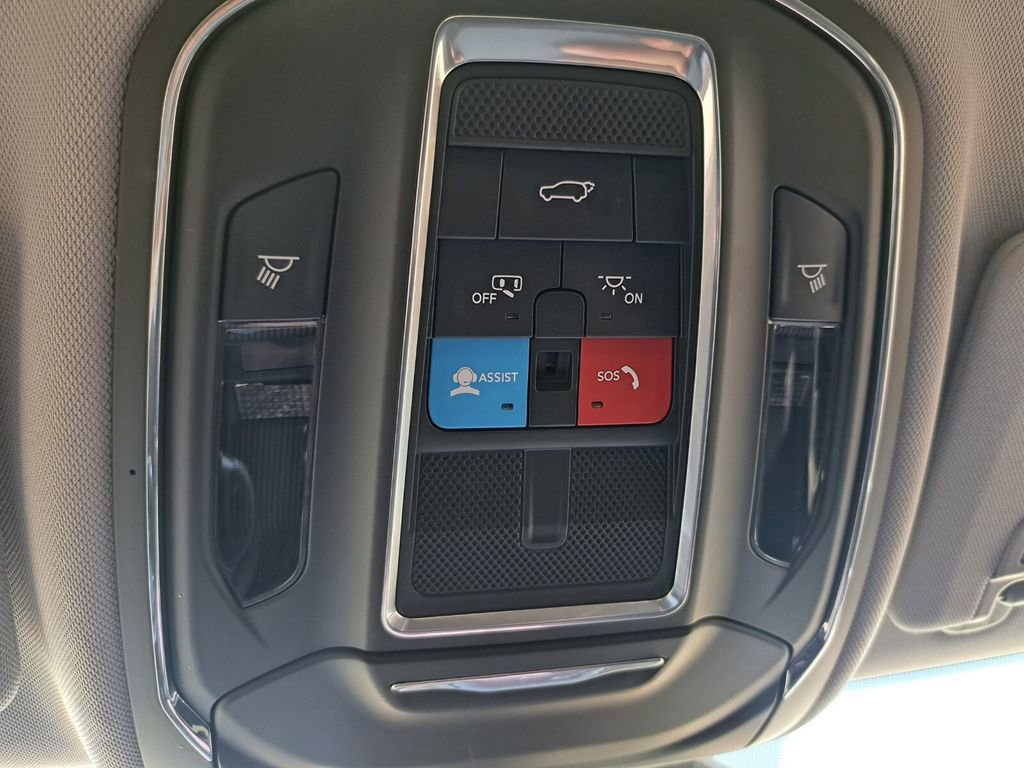 Used 2024 Jeep Grand Cherokee Limited image 17