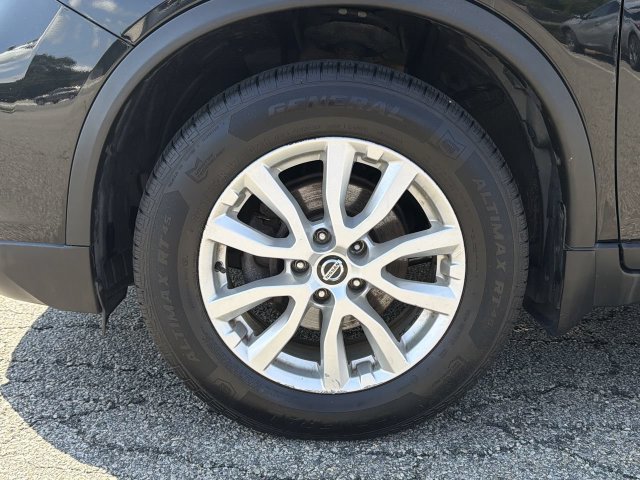 Certified 2018 Nissan Rogue SV w/ Sun & Sound Touring Package AWD/4WD image 10