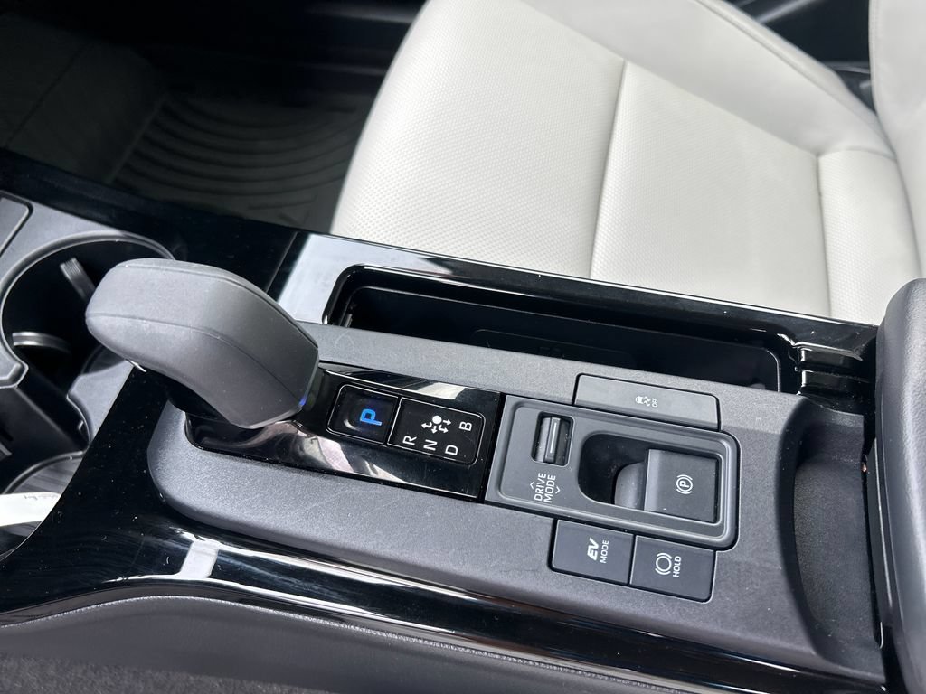 Certified 2024 Toyota Prius XLE FWD image 22