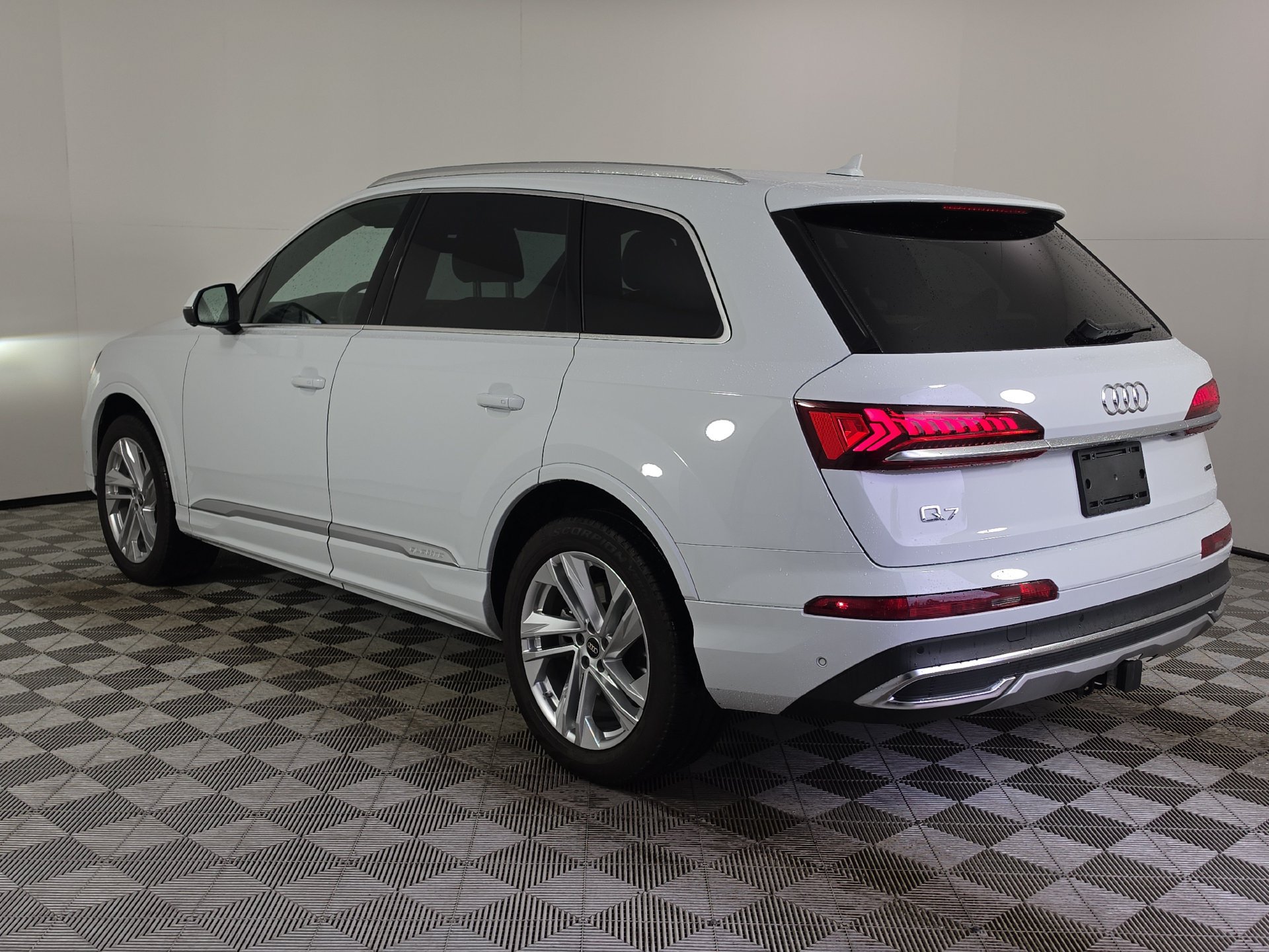 Used 2023 Audi Q7 3.0T Premium Plus AWD/4WD image 38