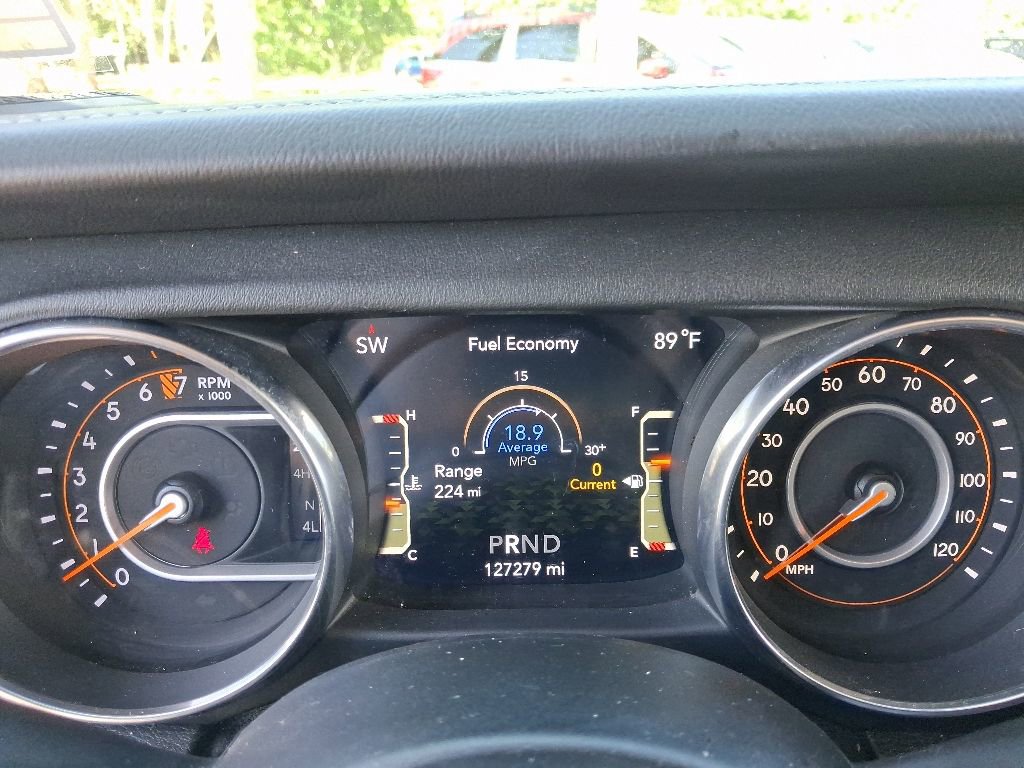 Used 2019 Jeep Wrangler Unlimited Sahara AWD/4WD image 32