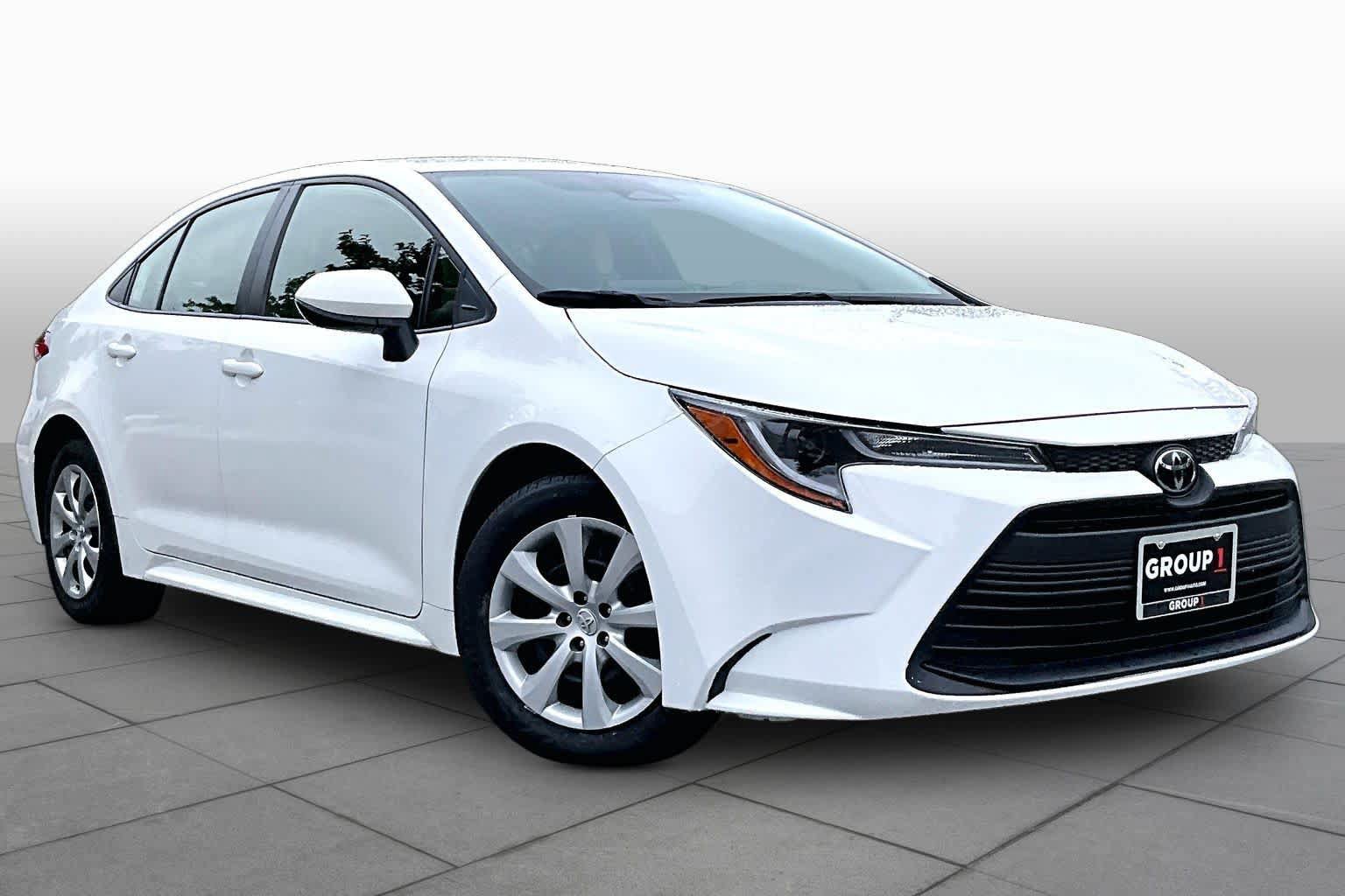 Used 2024 Toyota Corolla LE FWD image 3