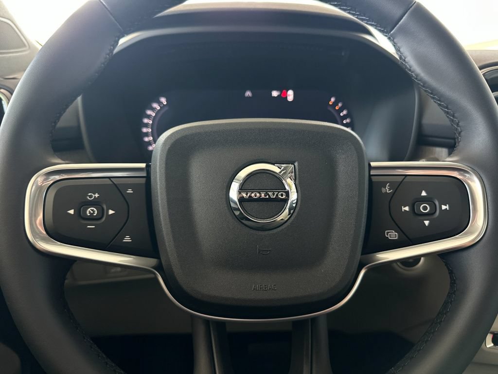 New 2026 Volvo XC40 B5 Plus w/ Protection Package Premier AWD/4WD image 23