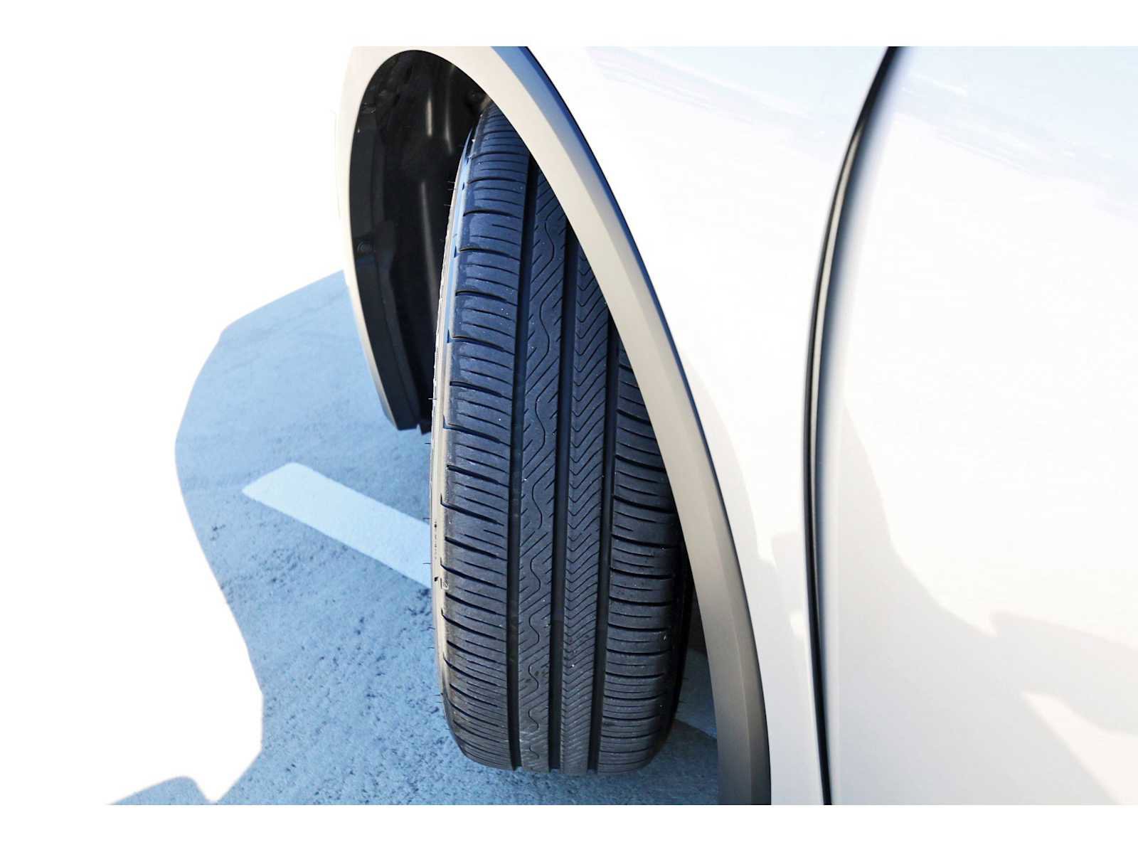 Used 2025 Toyota Prius Plug-In Hybrid image 28