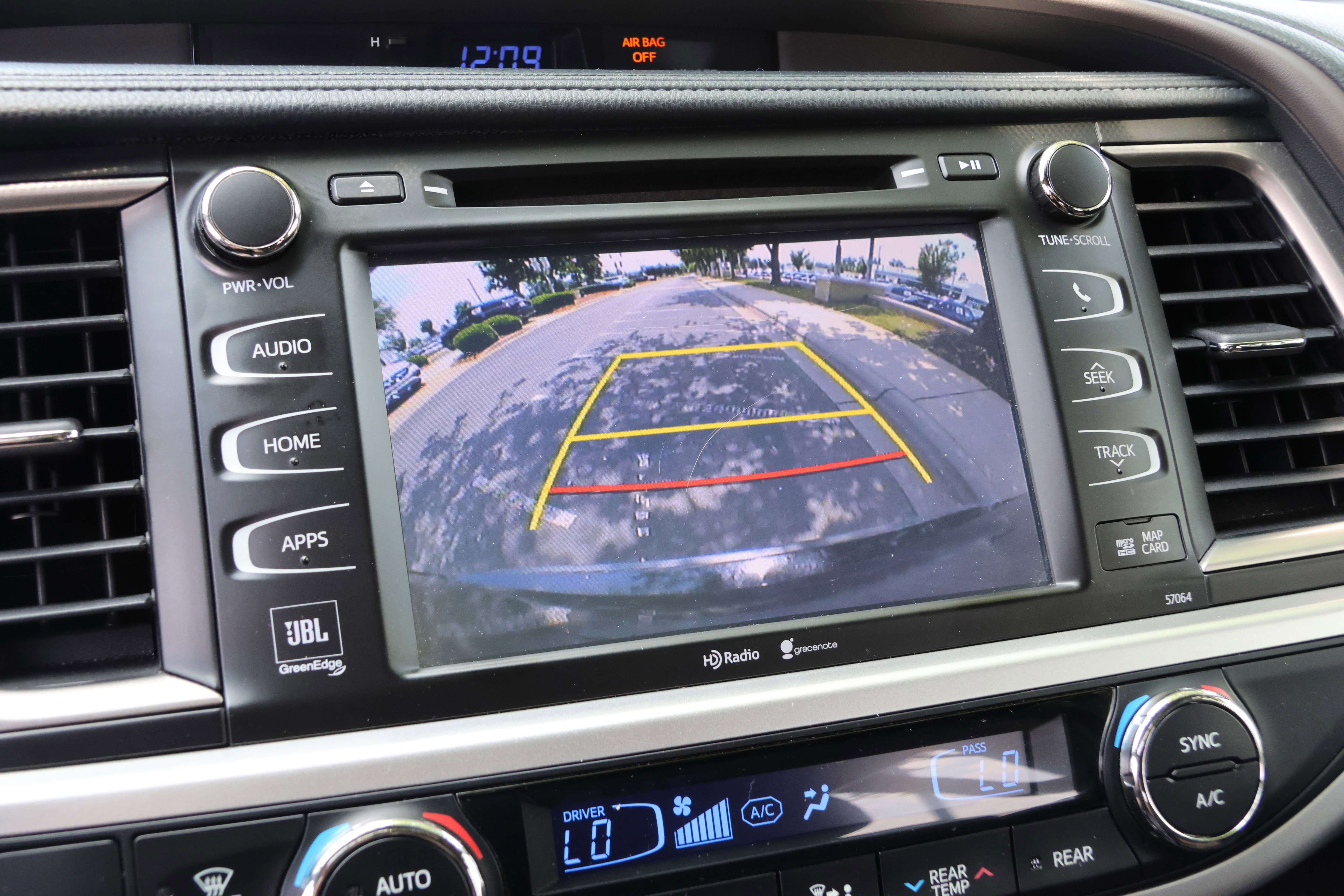 Used 2015 Toyota Highlander Limited FWD image 25