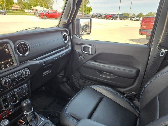 Used 2022 Jeep Wrangler Unlimited Rubicon 4xe w/ Cold Weather Group AWD/4WD image 46
