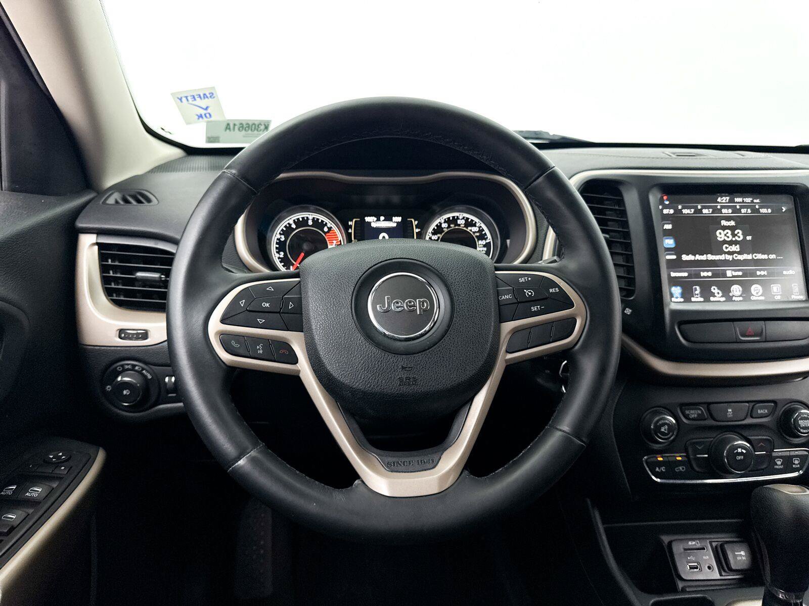 Used 2017 Jeep Cherokee Latitude w/ Comfort & Sound Group FWD image 5